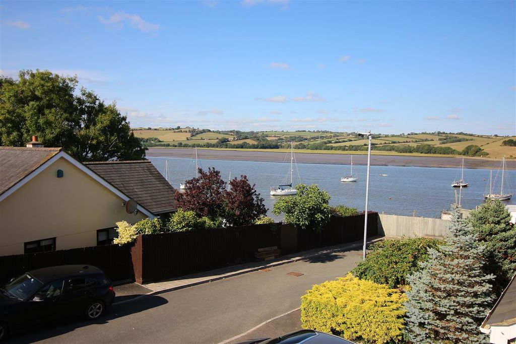 Property photo 3 of 30