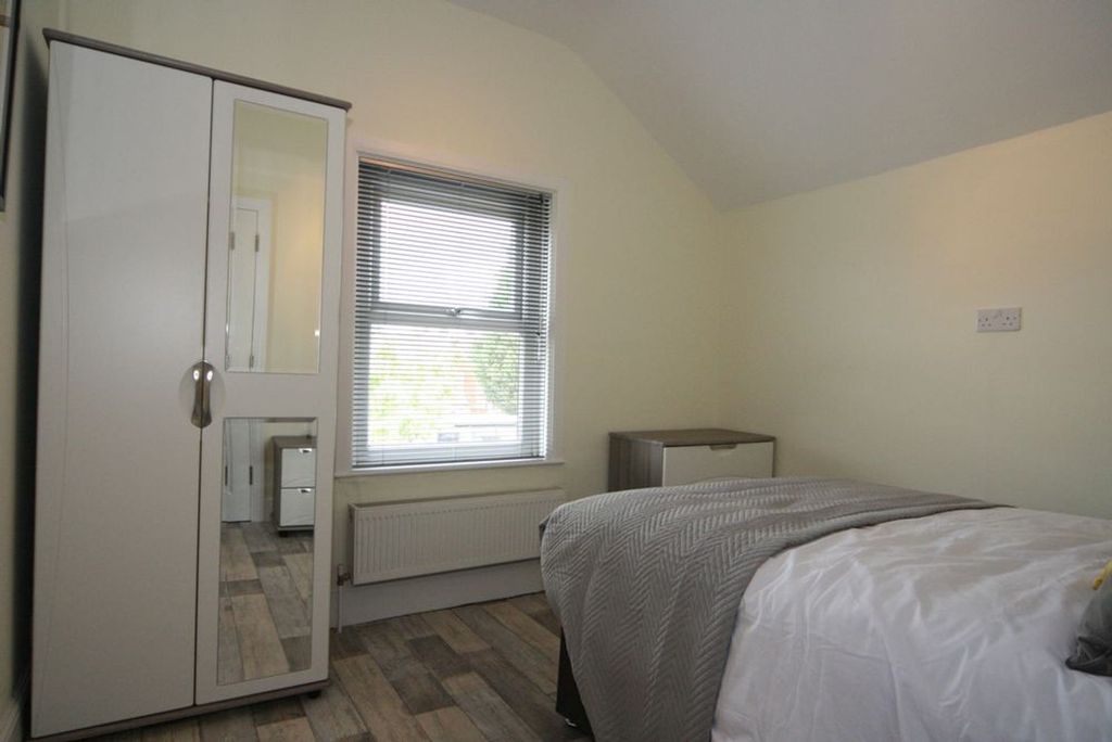 Property photo 2 of 6 Photo 8