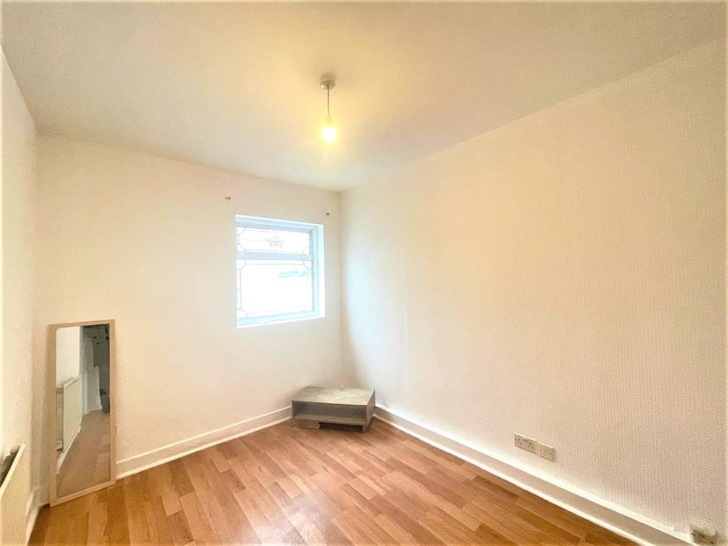 Property photo 3 of 3