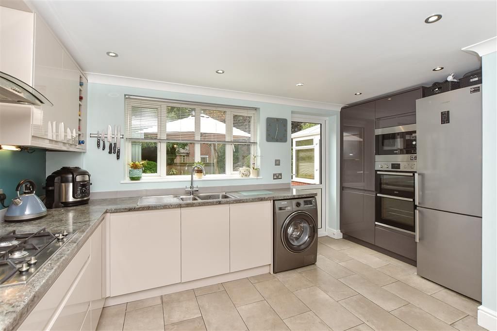 Property photo 3 of 13 Kitchen