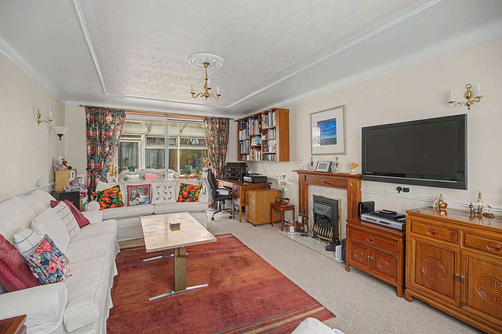 Property photo 2 of 16