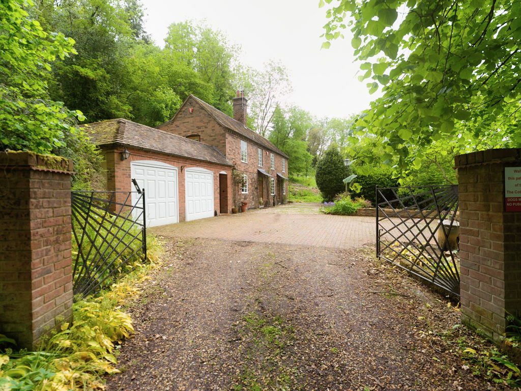 Property photo 2 of 32 Photo 28