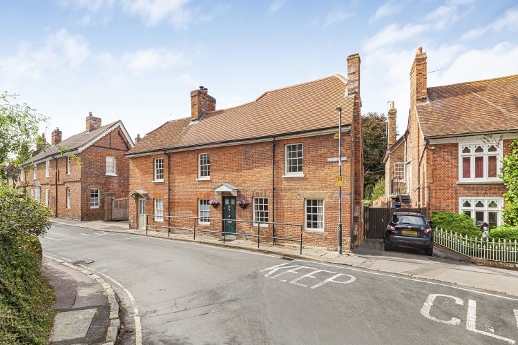 Property photo 1 of 12 304633
