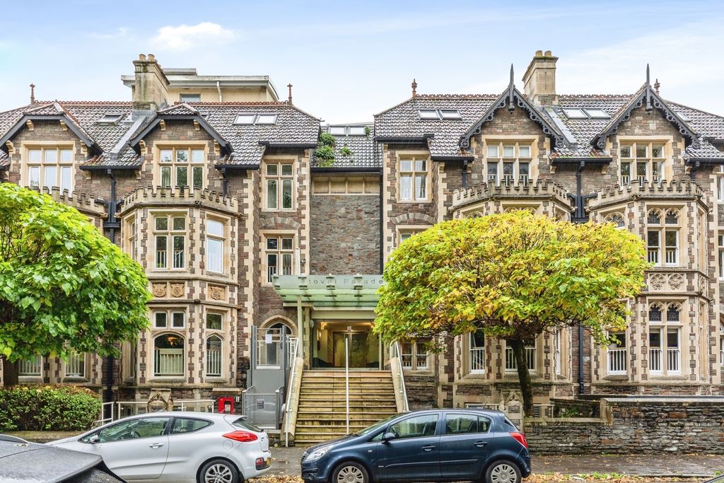 Property photo 1 of 11 Pbox-Img.Jpg