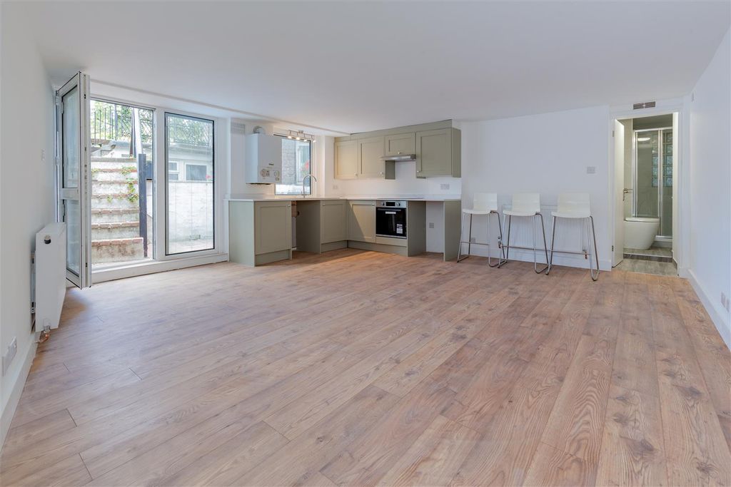 Property photo 2 of 8 005.Jpg