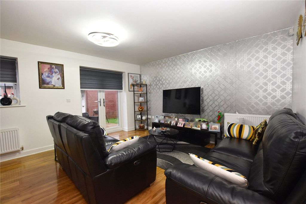 Property photo 2 of 17 Picture No. 08