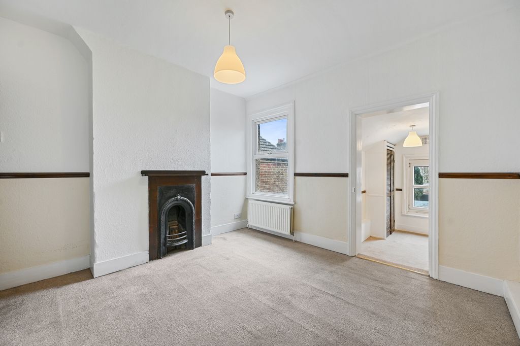 Property photo 2 of 17 Image