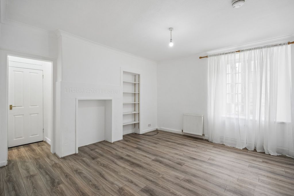 Property photo 2 of 15 Picture No. 01