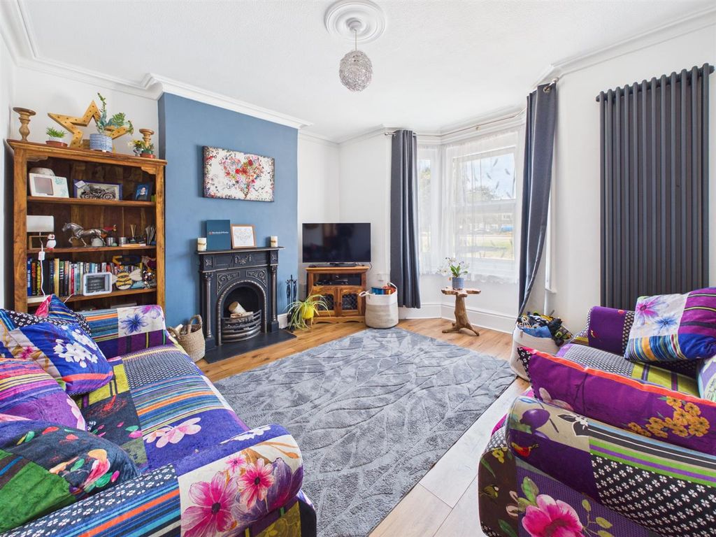 Property photo 3 of 13