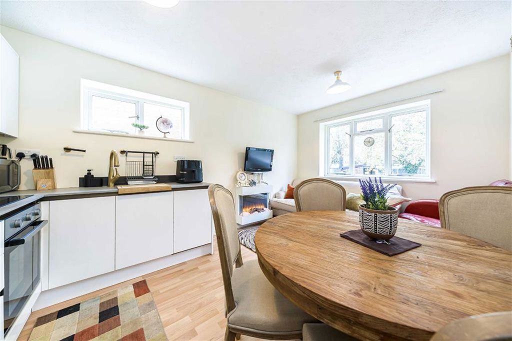 Property photo 1 of 4