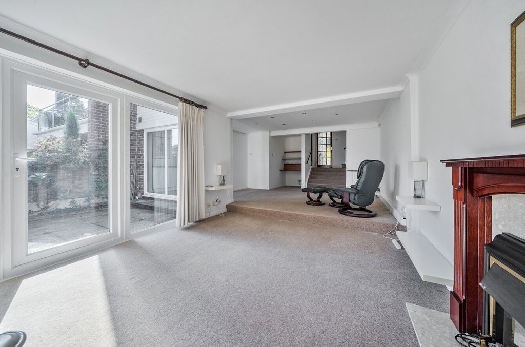 Property photo 2 of 14 1360065-11-68Dbe2...