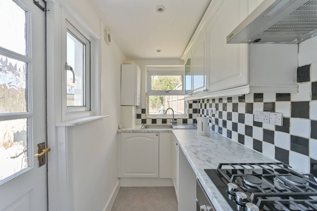 Property photo 3 of 26