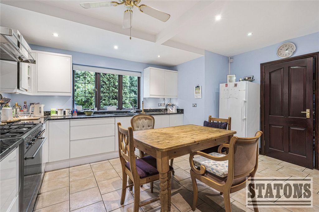 Property photo 2 of 22 Picture No. 09