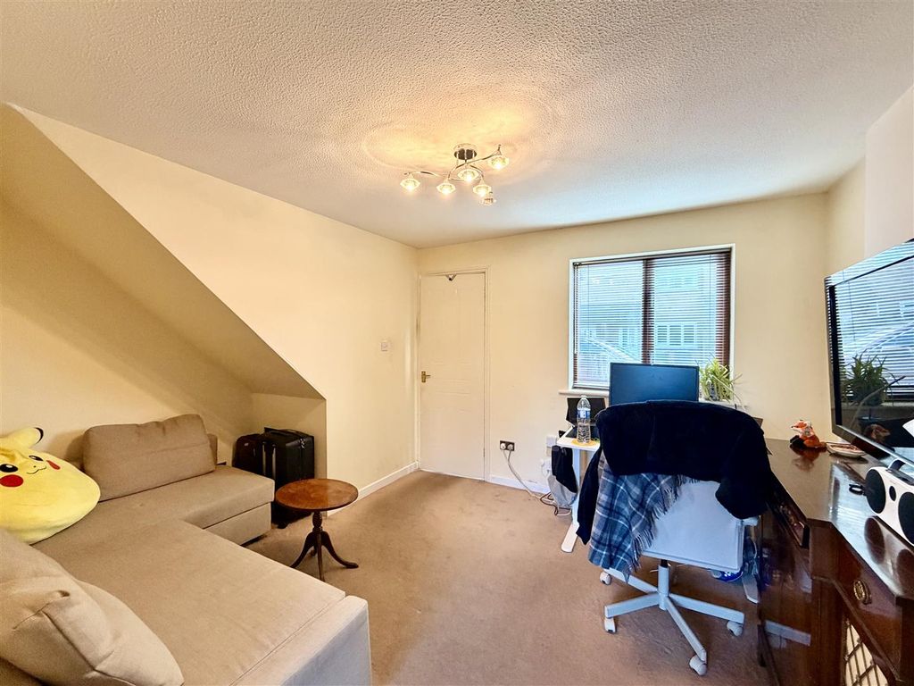 Property photo 2 of 10 2