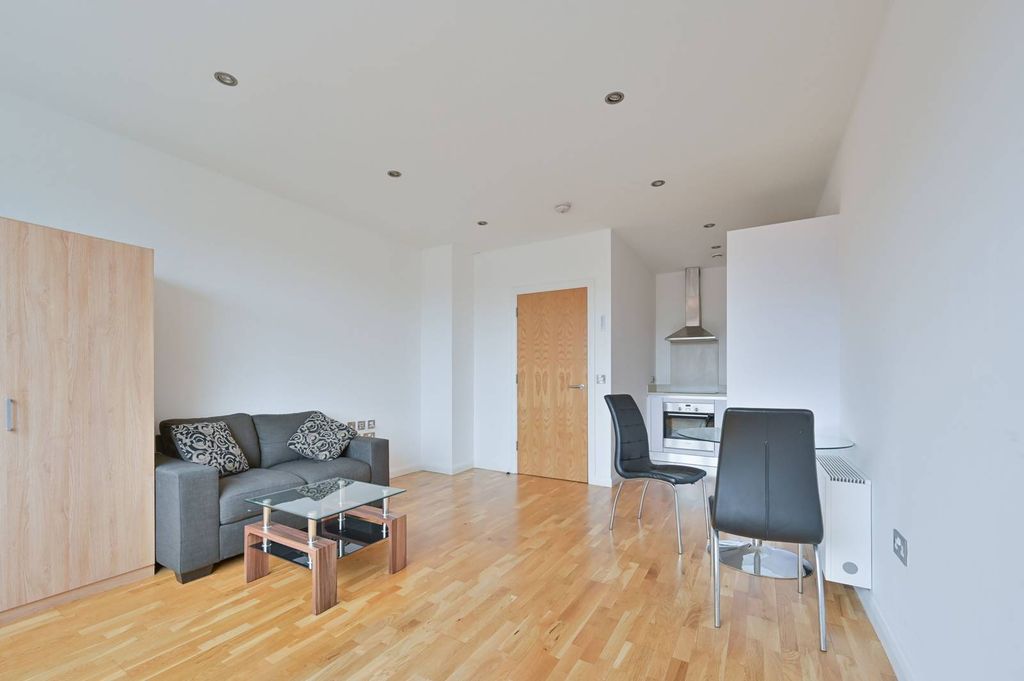 Property photo 3 of 7