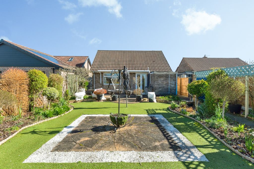 Property photo 2 of 13 33_Macaulay_Drive-22