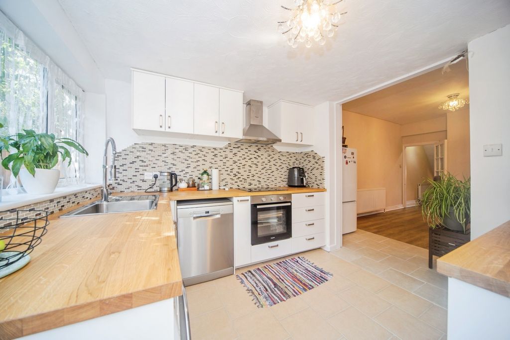 Property photo 3 of 14 Pbox-Img.Jpg