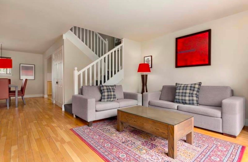 Property photo 3 of 18