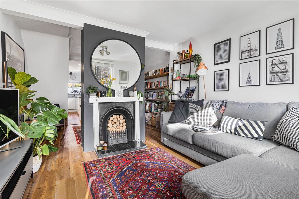 Property photo 2 of 18 17_75764.Jpg