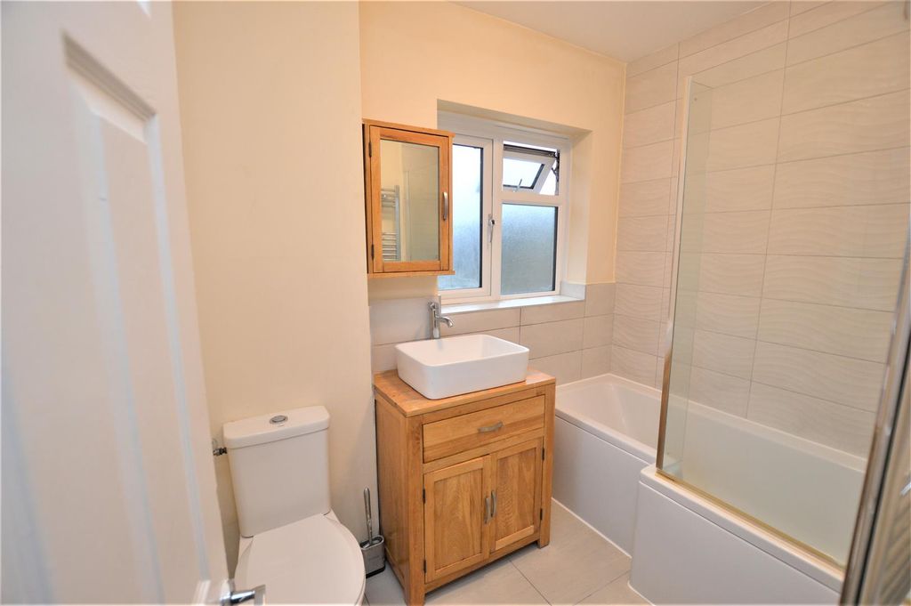 Property photo 3 of 20 Family Bathroom