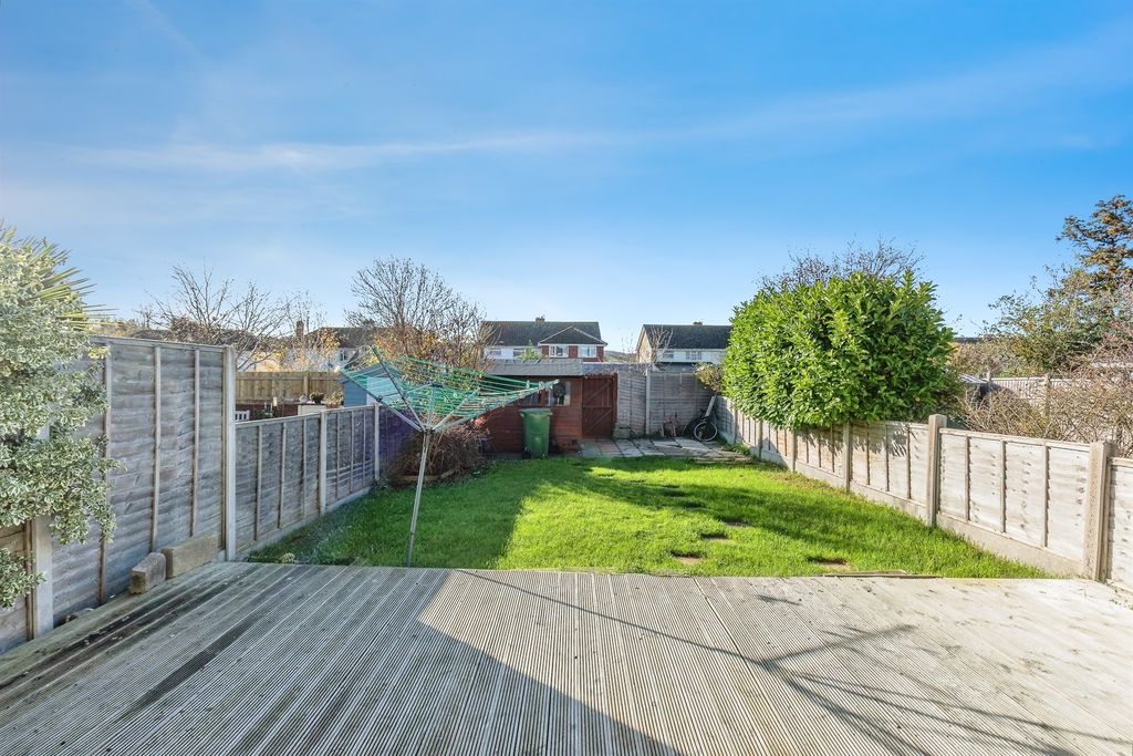 Property photo 2 of 17