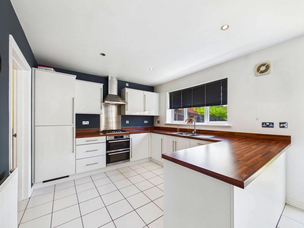 Property photo 2 of 15 Kitchen