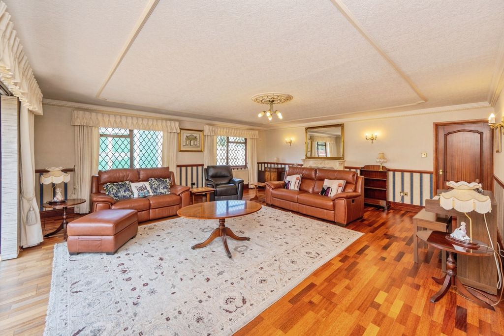 Property photo 2 of 26 Pbox-Img.Jpg