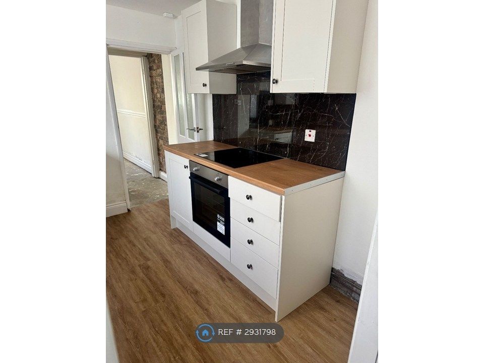 Property photo 2 of 12 Kitchen