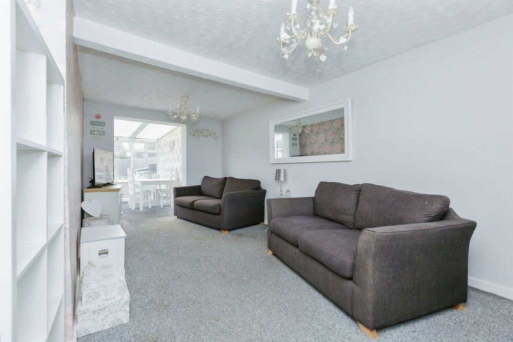 Property photo 2 of 17