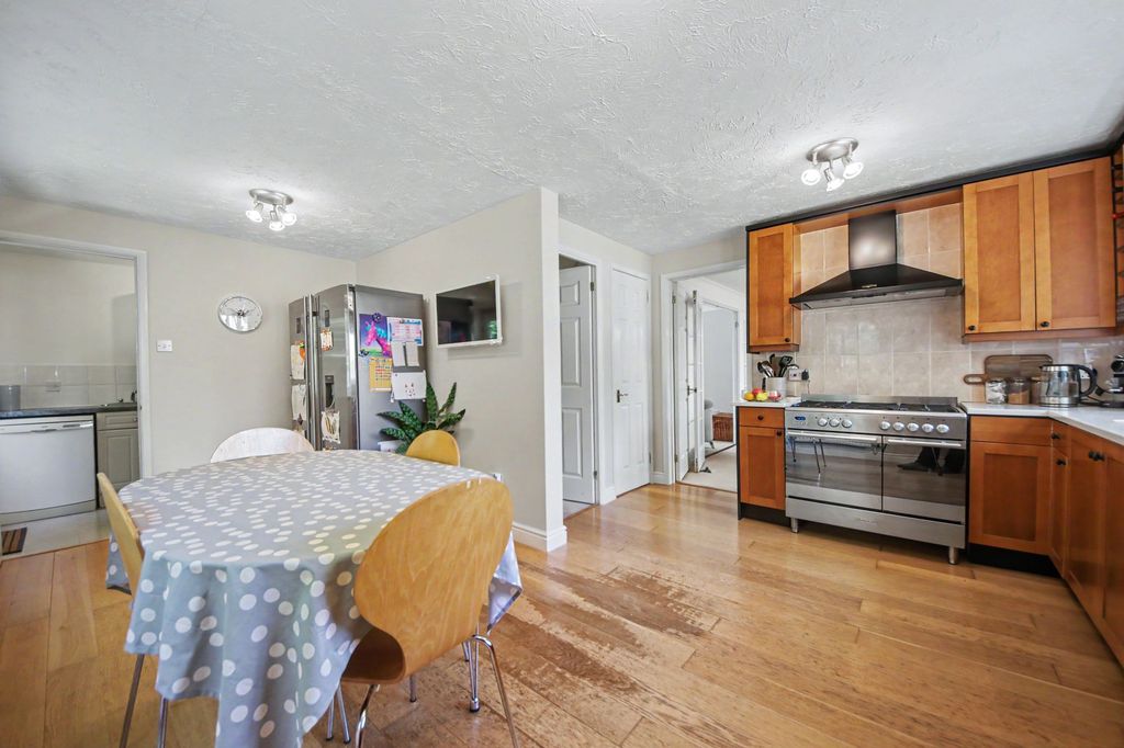 Property photo 3 of 22
