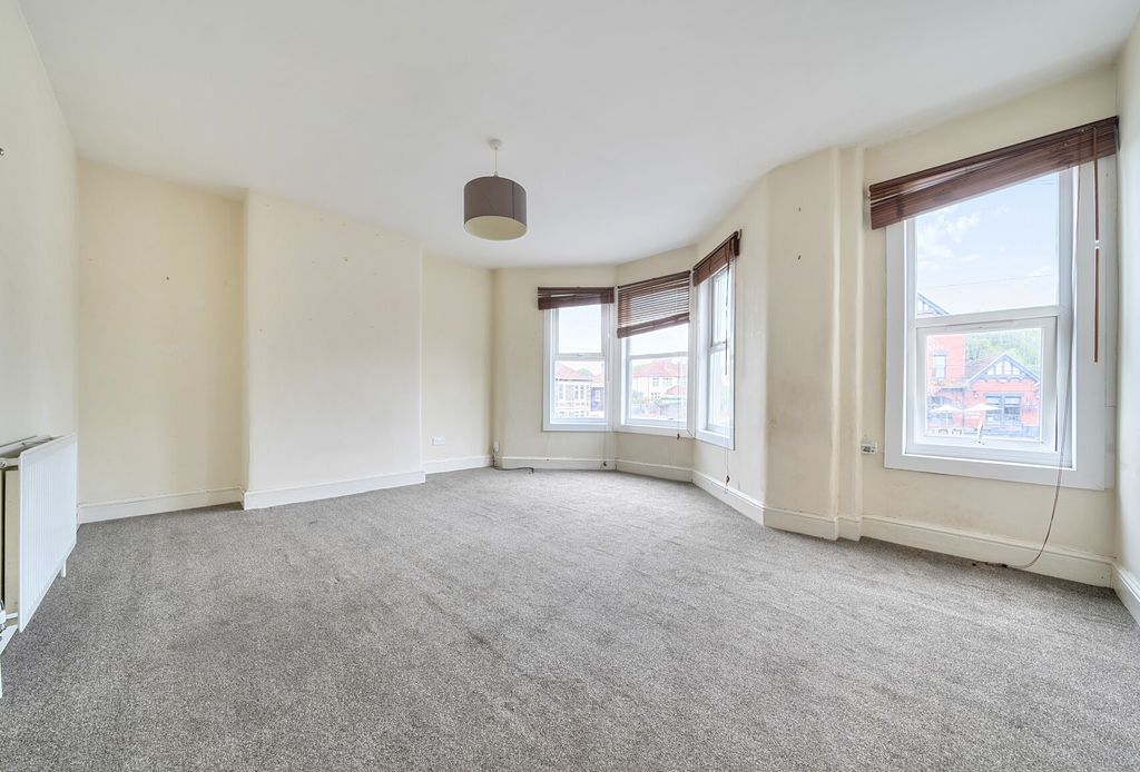 Property photo 2 of 17 1344613-24-68A70F...