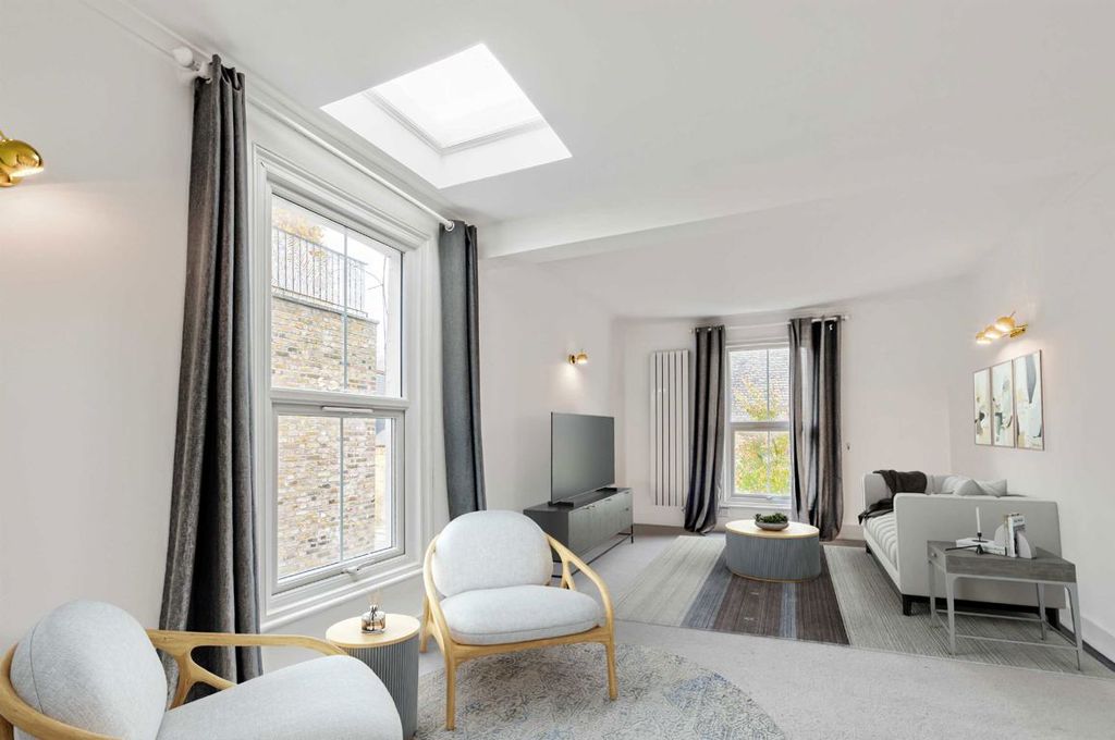 Property photo 1 of 5