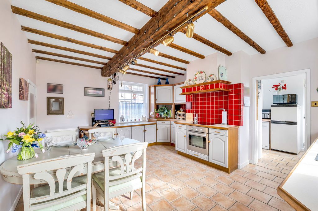 Property photo 3 of 46