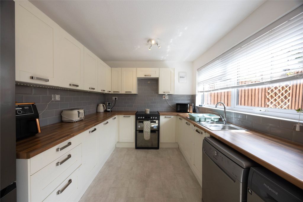 Property photo 2 of 41 Kitchen/Diner