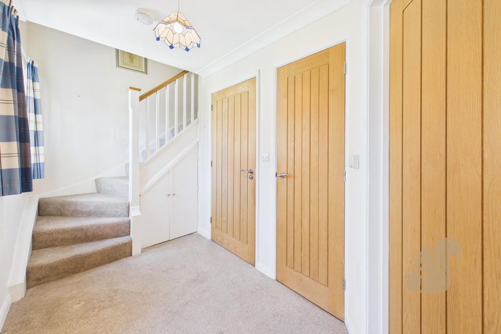 Property photo 3 of 12 Entrance Hall