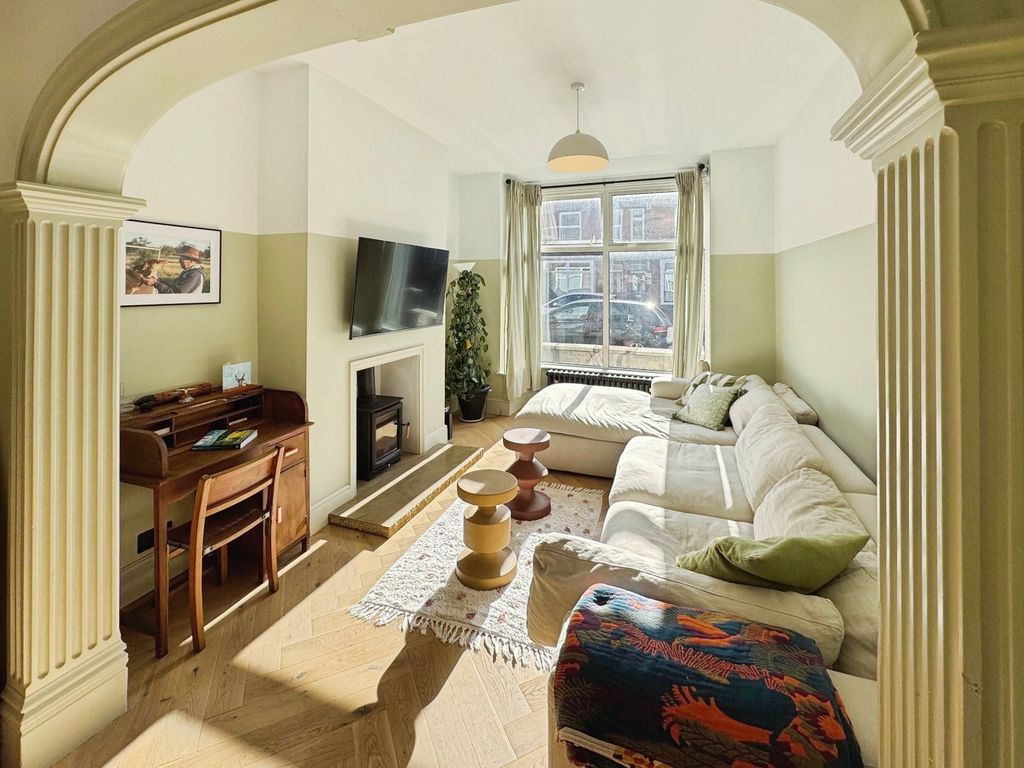 Property photo 3 of 11 Picture 3