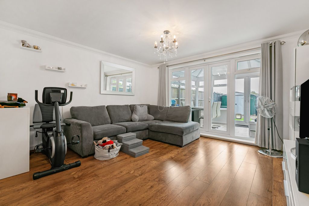 Property photo 3 of 13 Reception/Kitchen