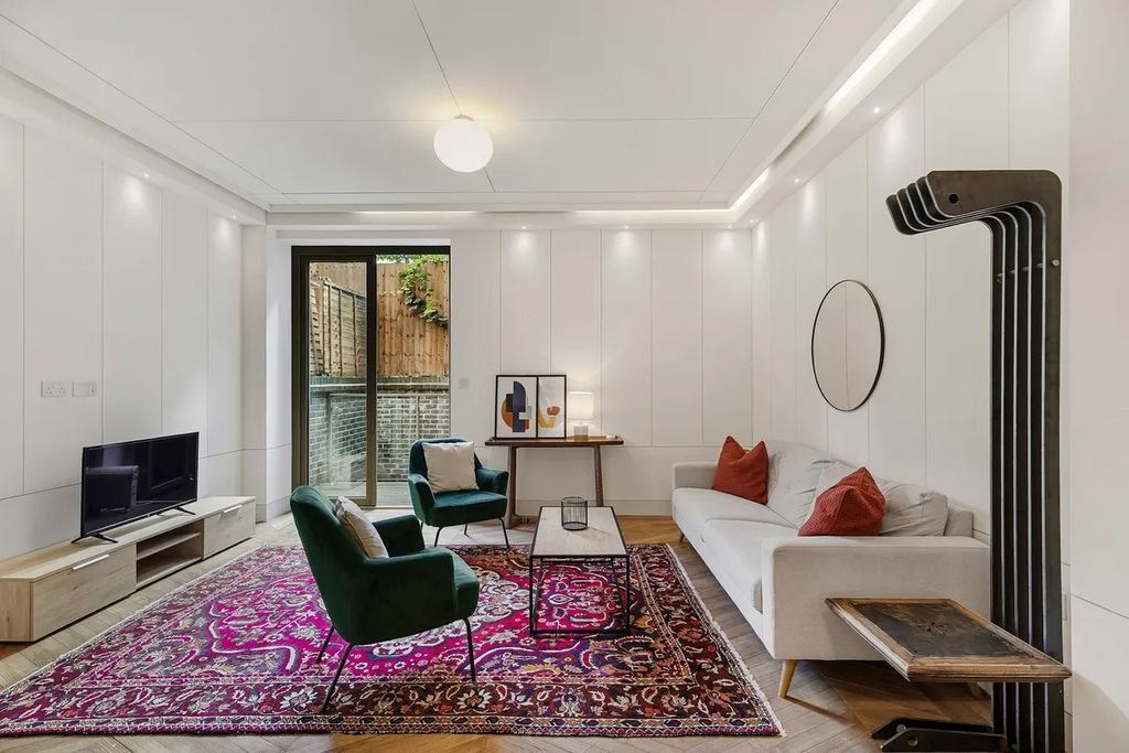 Property photo 2 of 15 Photo 1