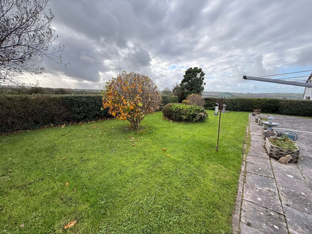 Property photo 3 of 38