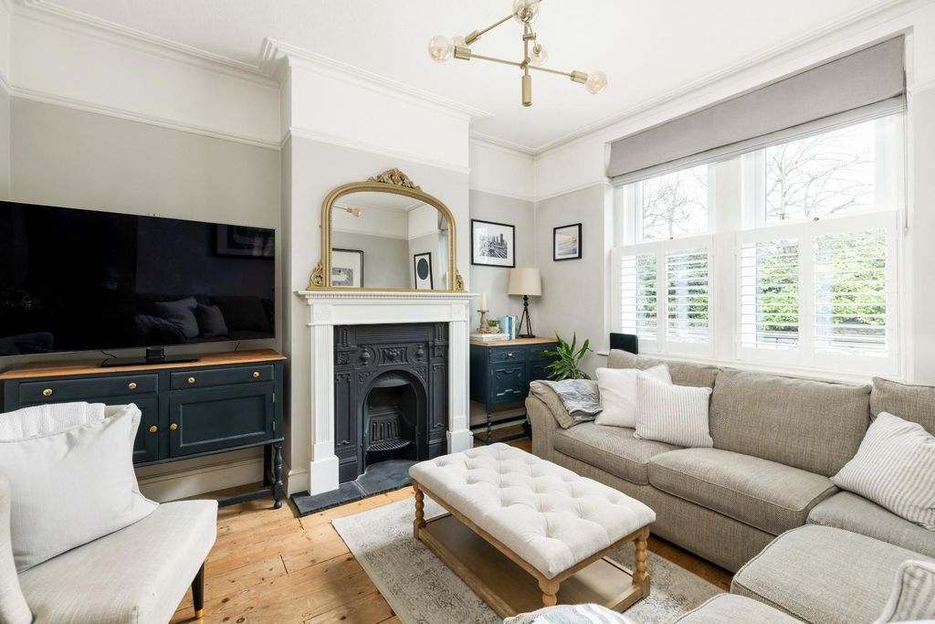 Property photo 3 of 26 Char9459.Jpg