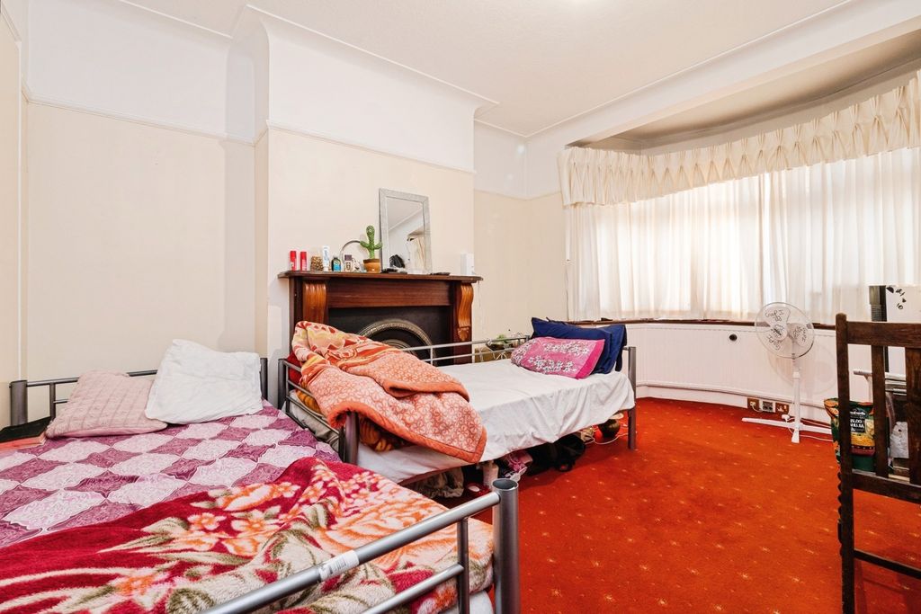 Property photo 2 of 18 Photo