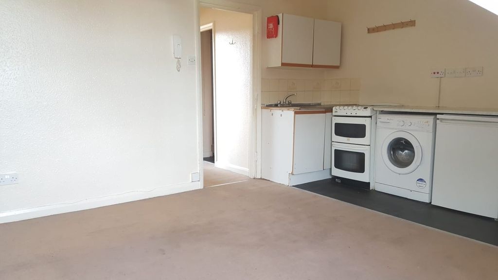 Property photo 3 of 3