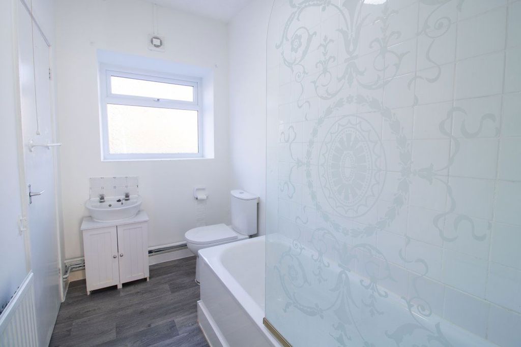 Property photo 3 of 34