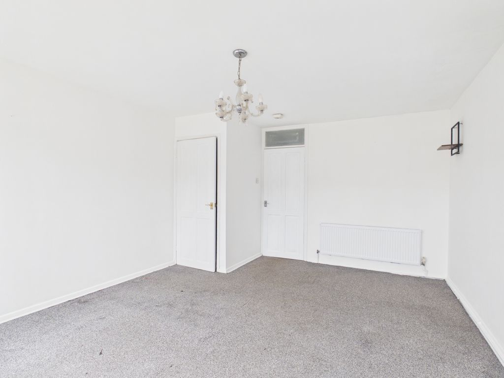 Property photo 2 of 10 Living Room