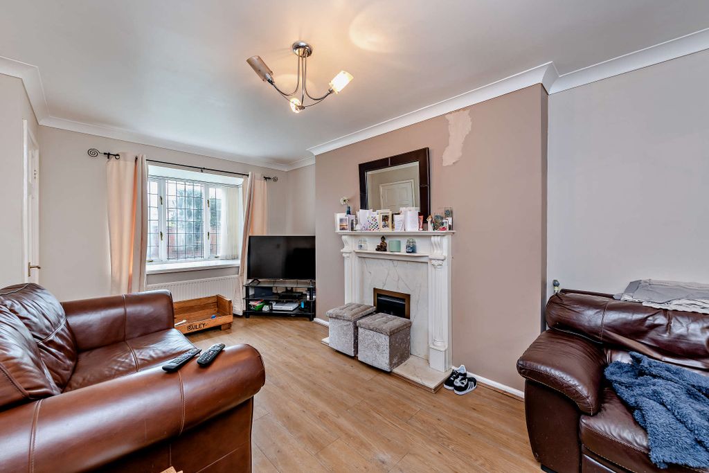 Property photo 3 of 19