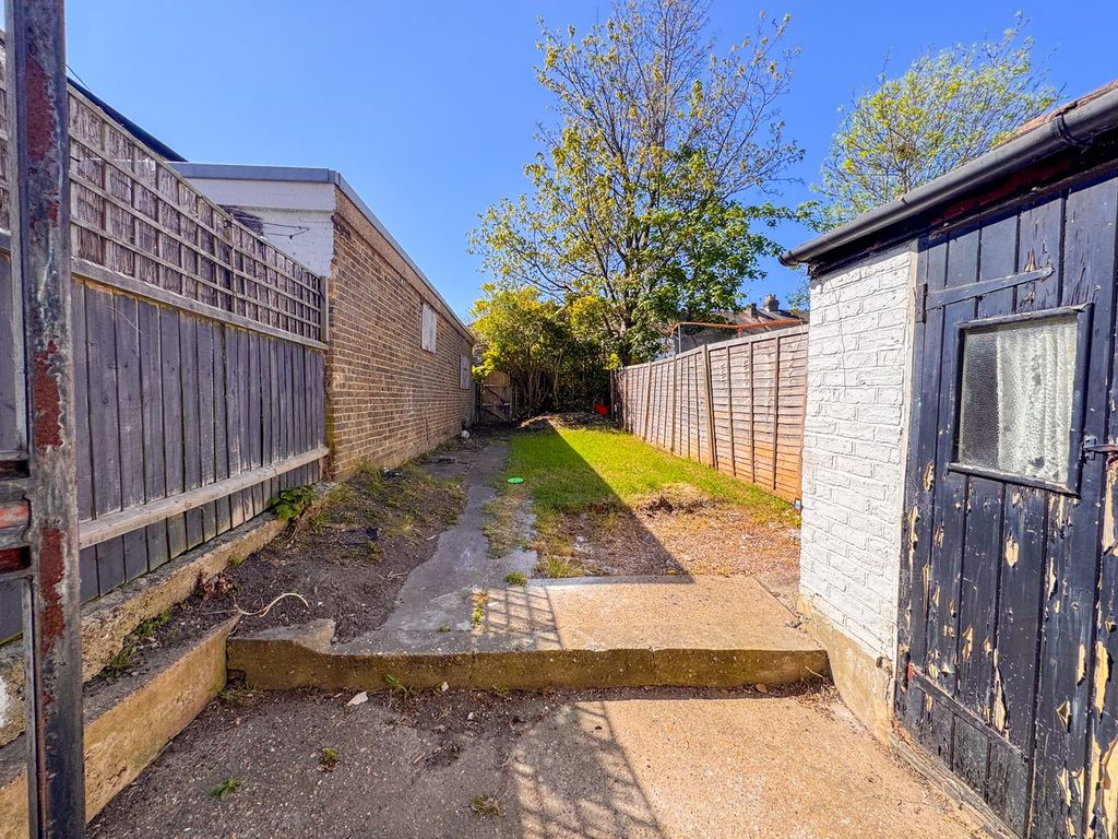 Property photo 2 of 5