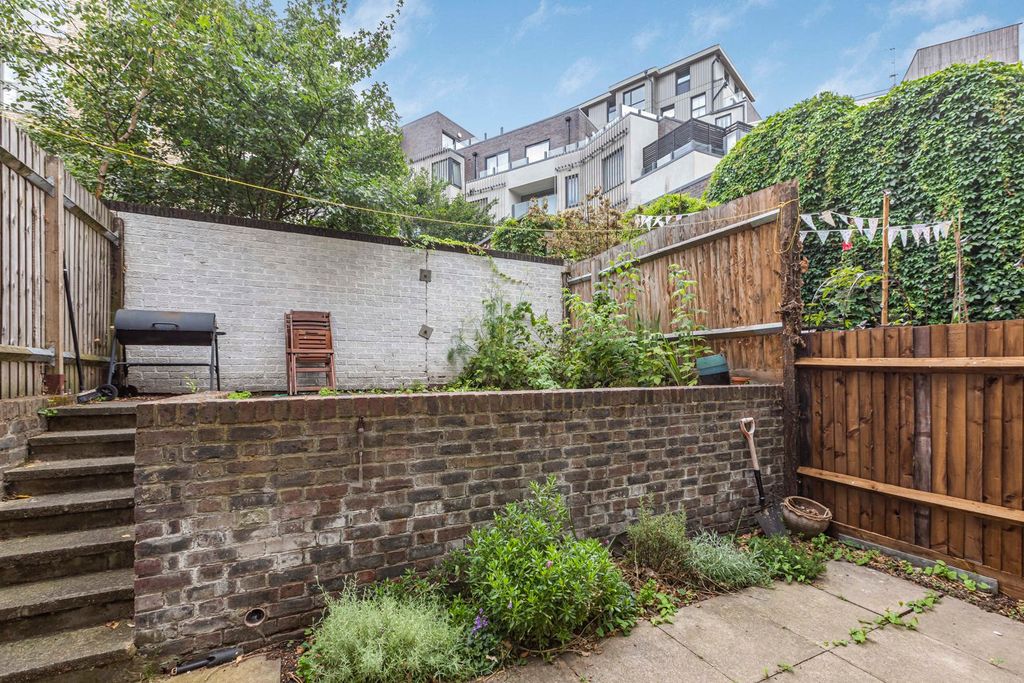 Property photo 2 of 14 Garden