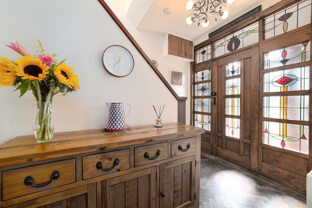 Property photo 2 of 20 Pbox-Img.Jpg