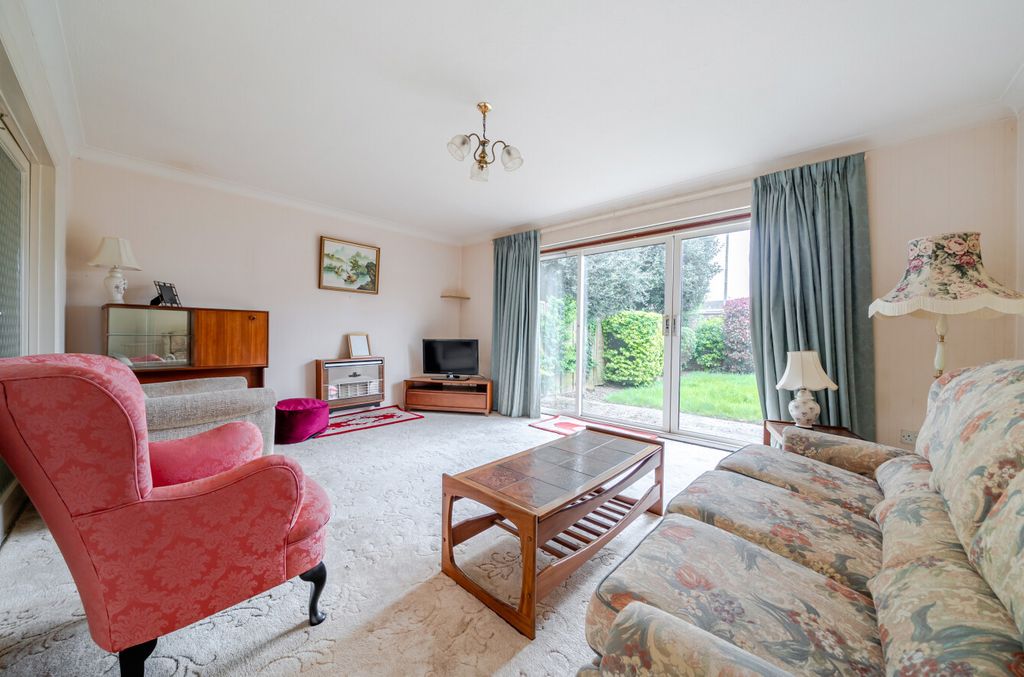 Property photo 2 of 13 1448205-11-69E77F...