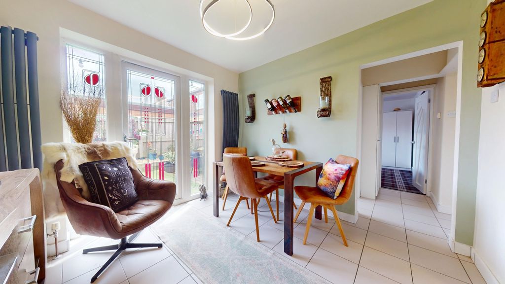 Property photo 2 of 31 5212065